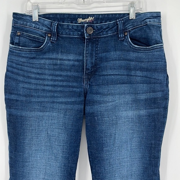 Wrangler Blue Bootcut Jeans Women’s Size 15x32 - Picture 2 of 12